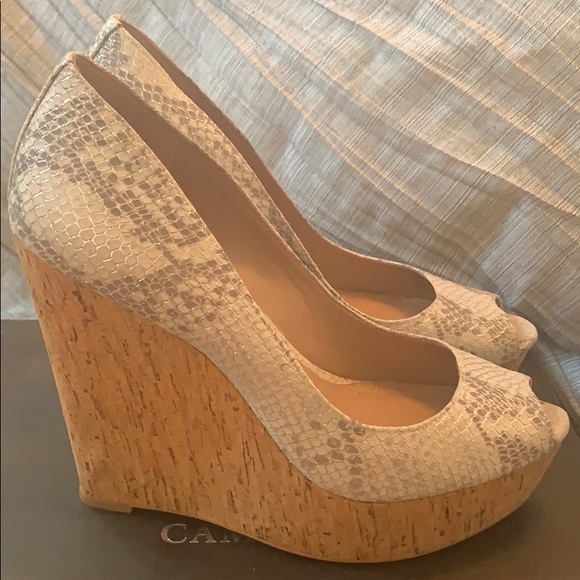 Authentic snakeskin Vince Camulto Wedges - Picture 2 of 4
